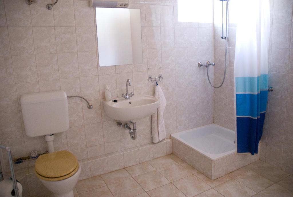 Hotel Haramia Csapszek Es Fogado Szombathely Zimmer foto