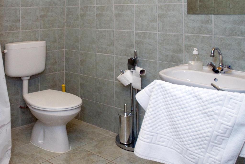 Hotel Haramia Csapszek Es Fogado Szombathely Zimmer foto