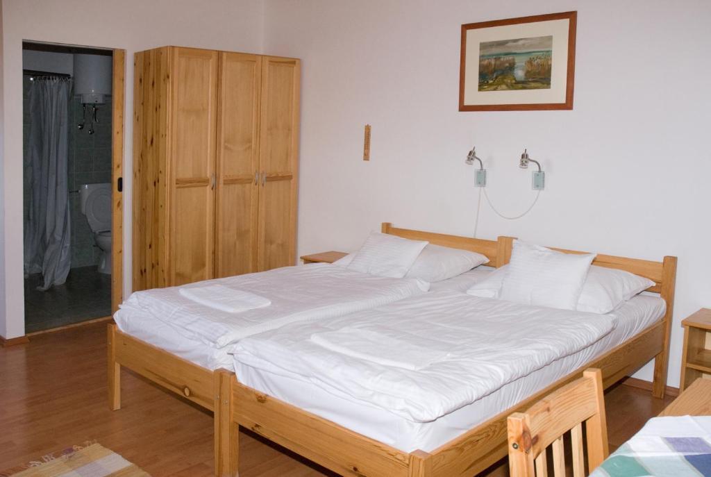 Hotel Haramia Csapszek Es Fogado Szombathely Zimmer foto