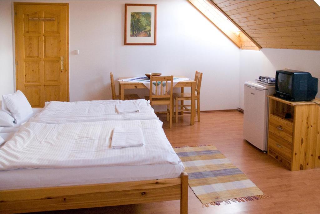 Hotel Haramia Csapszek Es Fogado Szombathely Zimmer foto
